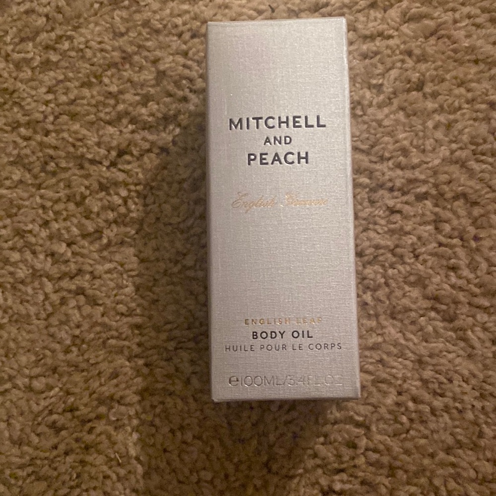 Mitchell and Peach body oil